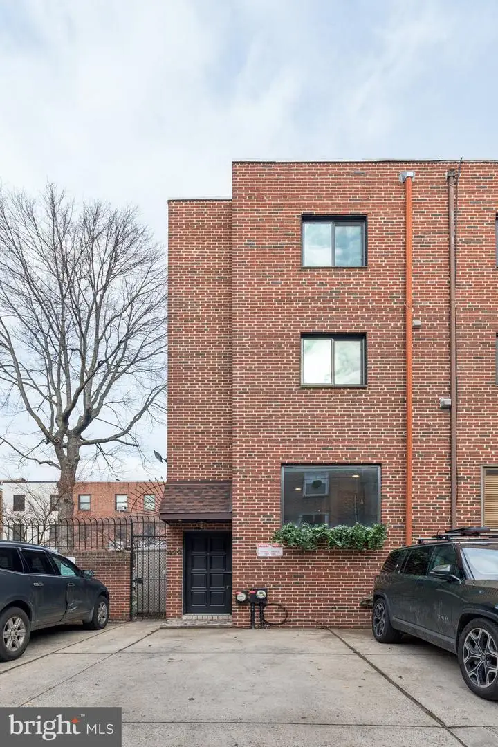 429 Gaskill St, Philadelphia, PA 19147 - Image #2