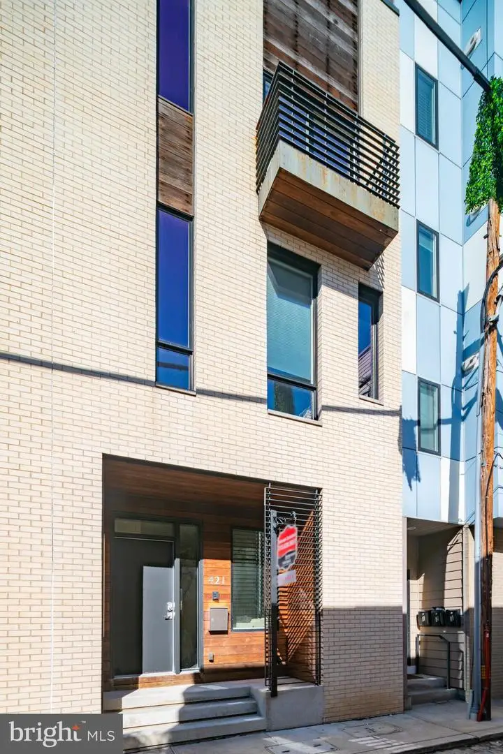 421 Wallace St, Philadelphia, PA 19123 - Image #1