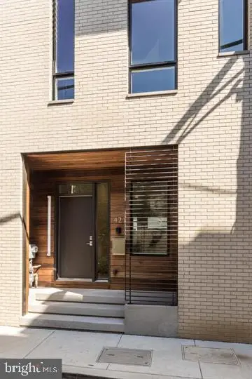 421 Wallace St, Philadelphia, PA 19123 - Image #3