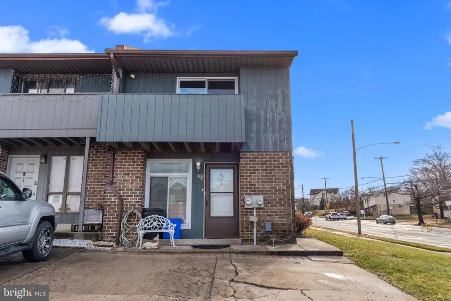 600 Hazell Ln, Philadelphia, PA 19116 - Image #2