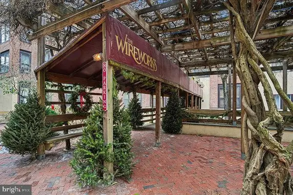 301 Race St #101, PHILADELPHIA, PA 19106