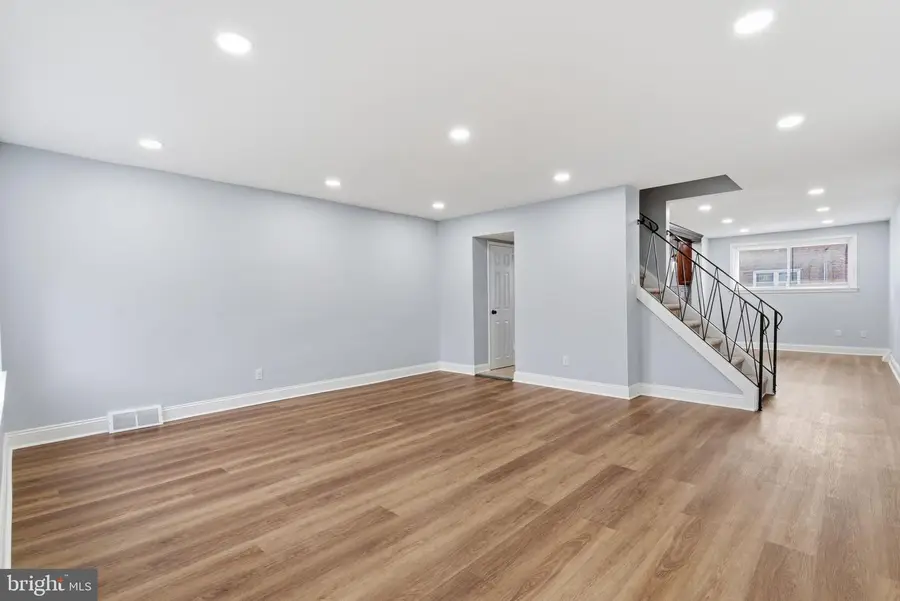 3728 W Country Club Rd, Philadelphia, PA 19131 - #2