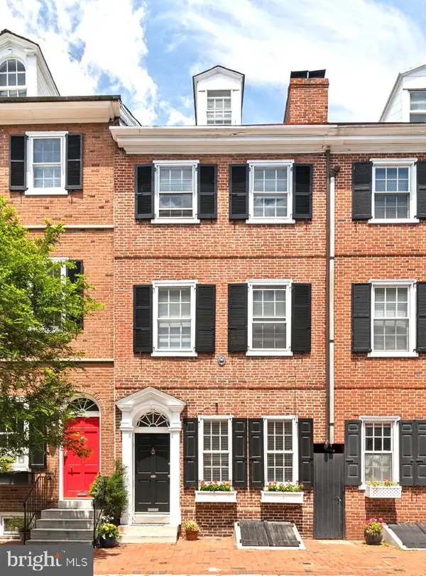 131 Pine St, PHILADELPHIA, PA 19106