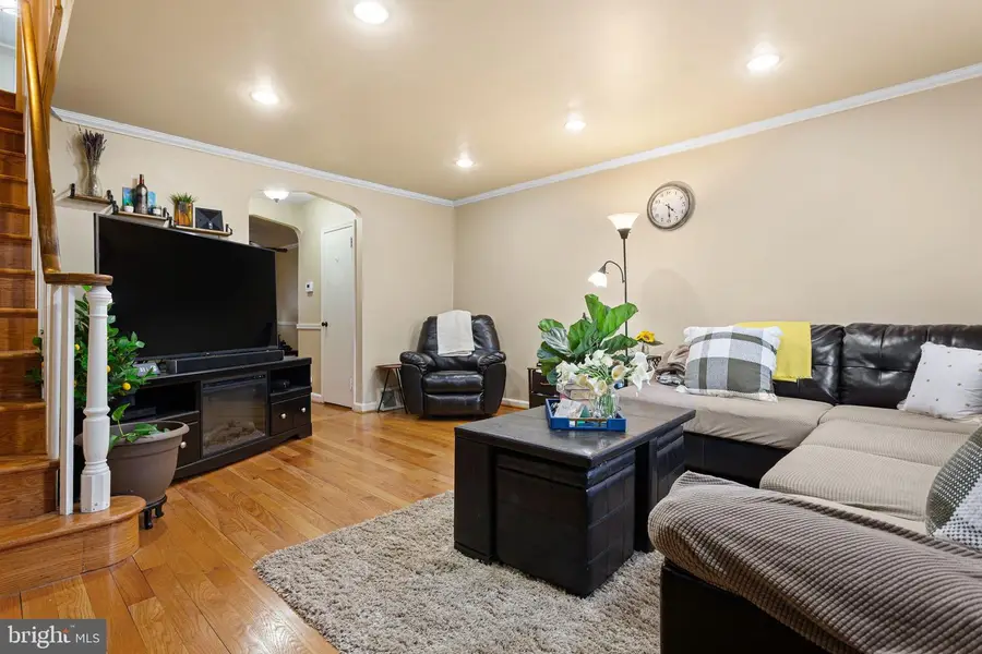 6152 N Warnock St, Philadelphia, PA 19141 - #3