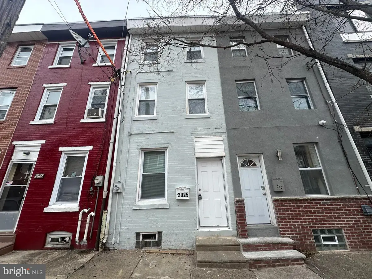 2025 N Lawrence St, Philadelphia, PA 19122 - Image #1