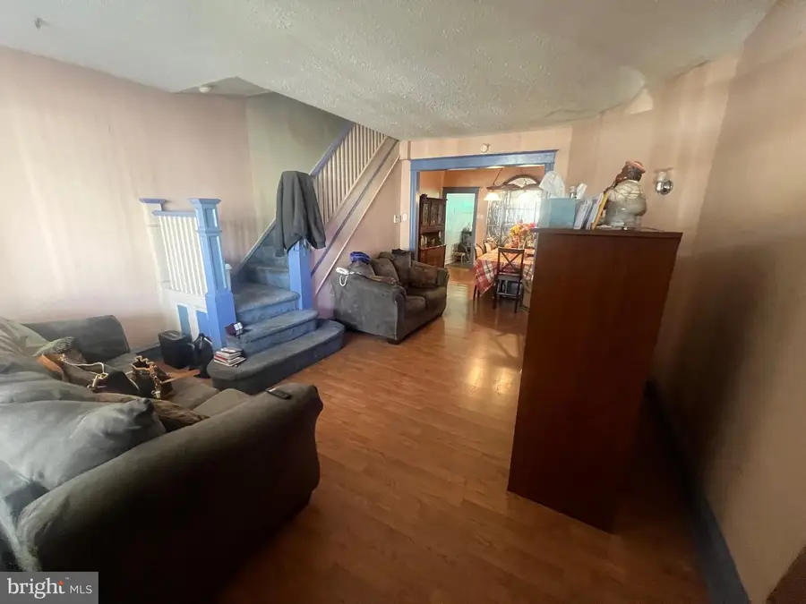 422 W Annsbury St, Philadelphia, PA 19140 - Image #3