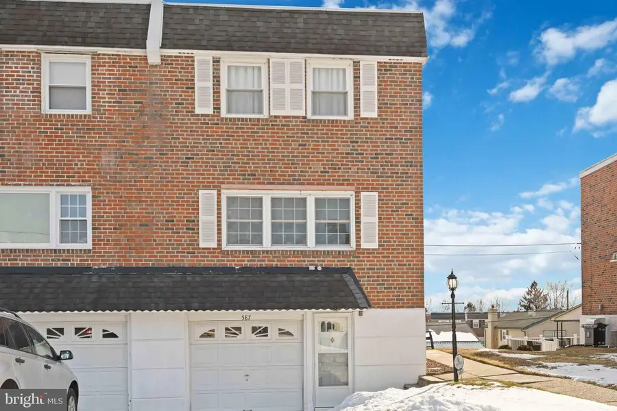 587 Wigard Ave, Philadelphia, PA 19128 - Image #2