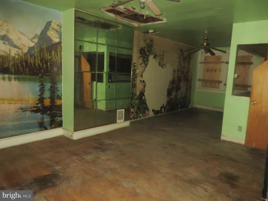 7015 W Passyunk Ave, Philadelphia, PA 19142 - Image #3