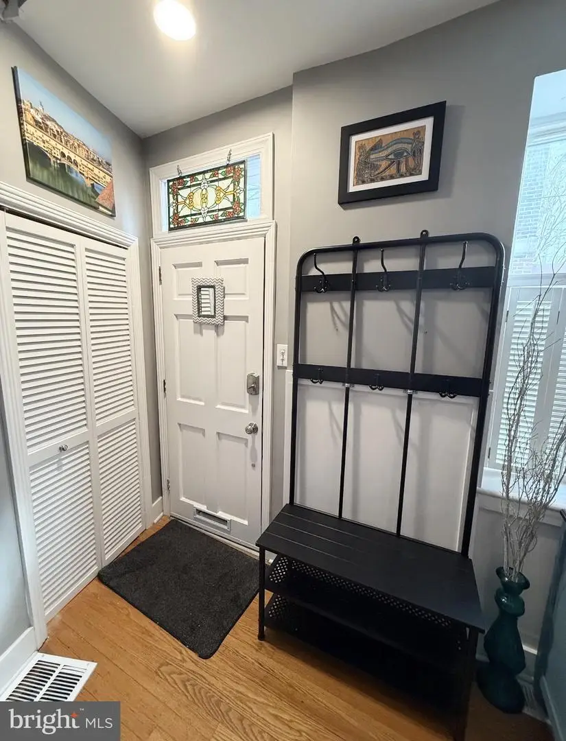 512 Fitzwater St #r, Philadelphia, PA 19147 - Image #2