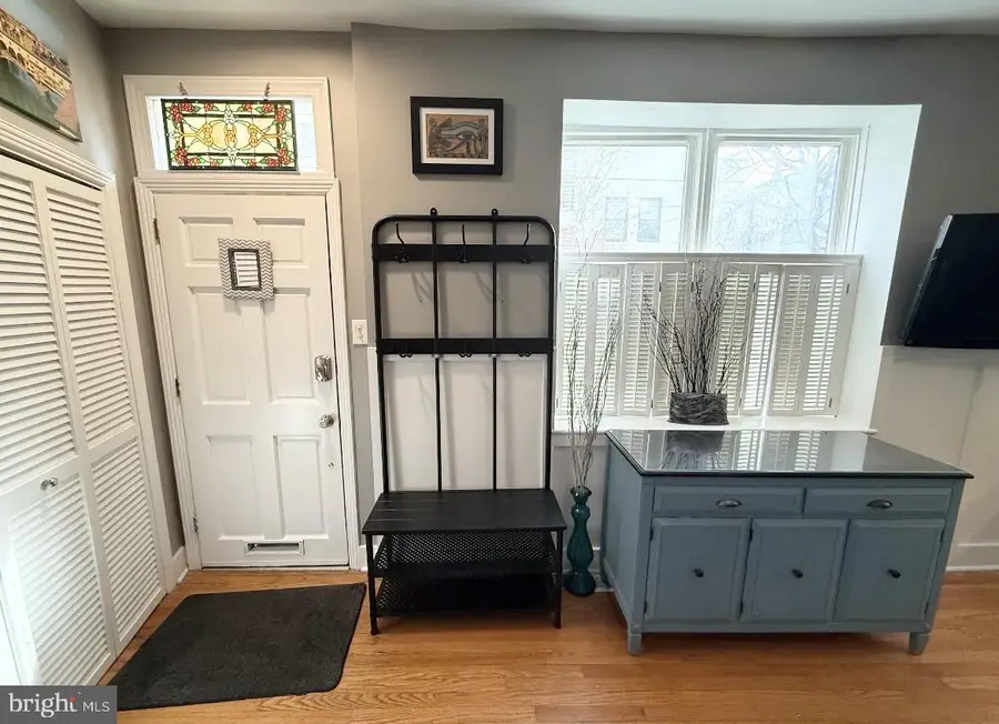 512 Fitzwater St #r, Philadelphia, PA 19147 - Image #3