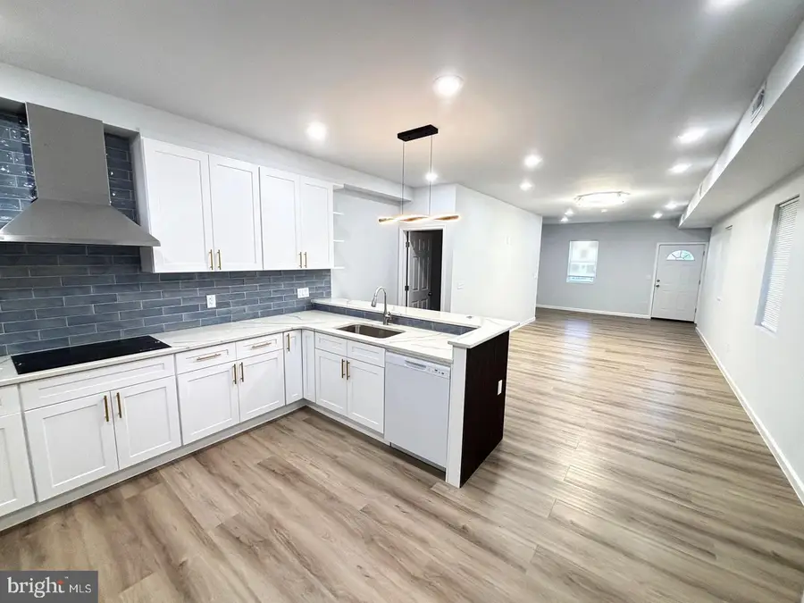 5916 Jackson St, Philadelphia, PA 19135 - #3