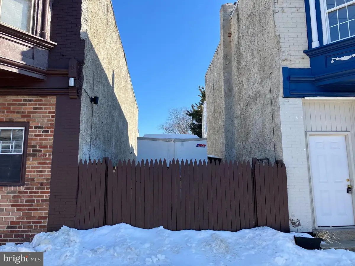 611 S 52nd St, Philadelphia, PA 19143 - #1