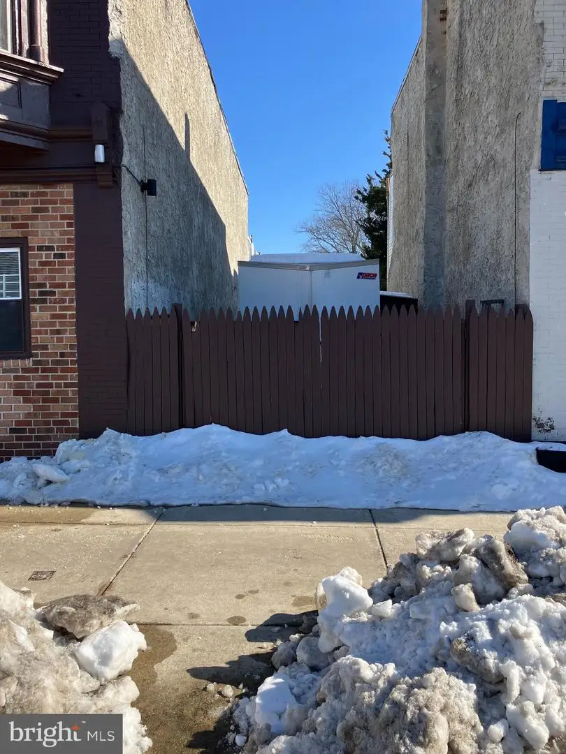 611 S 52nd St, Philadelphia, PA 19143 - #2