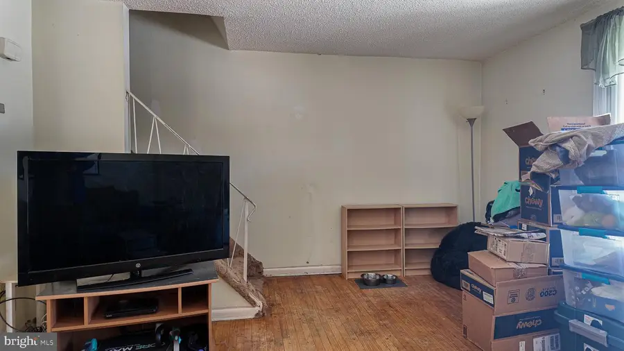 3875 Ronnald Dr, Philadelphia, PA 19154 - #3