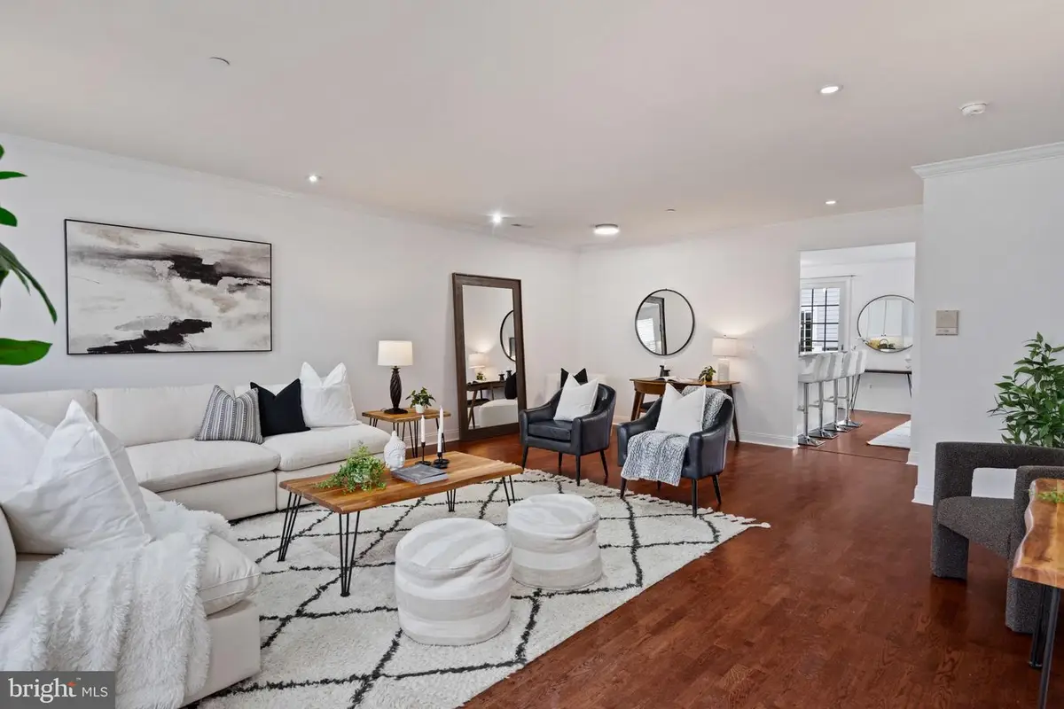 303 Surgeon Generals Ct, Philadelphia, PA 19146 - #1