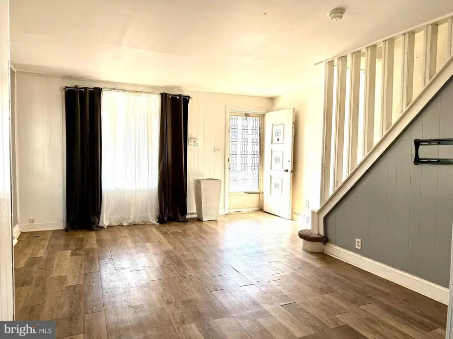 2557 S Shields St, Philadelphia, PA 19142 - Image #2