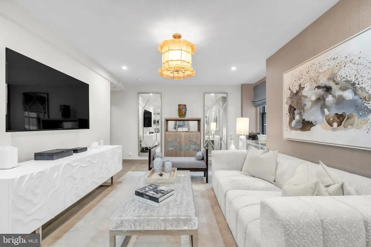 219-29 S 18th St #822, Philadelphia, PA 19103 - #1