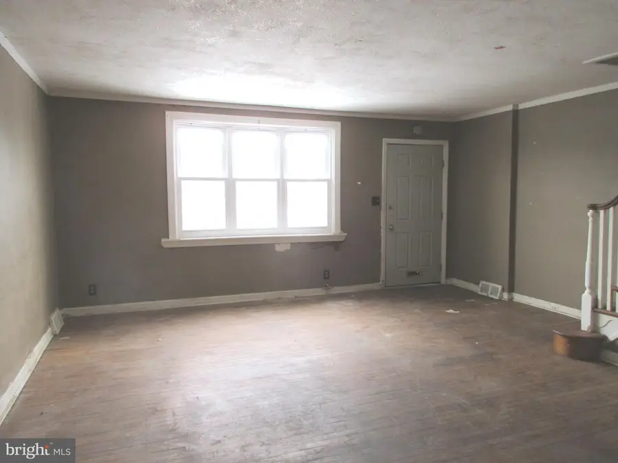 7134 Erdrick St, Philadelphia, PA 19135 - #2