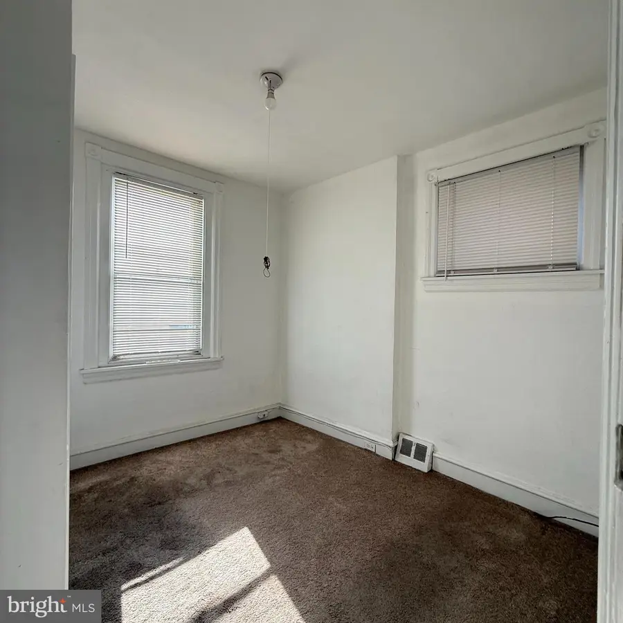 6535 Marsden St, Philadelphia, PA 19135 - #2