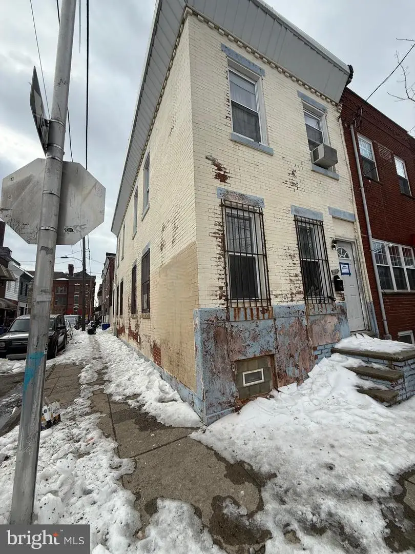 816 Jackson St, Philadelphia, PA 19148 - #1