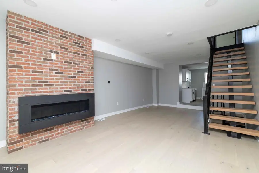 1725 W Thompson St, Philadelphia, PA 19121 - #2