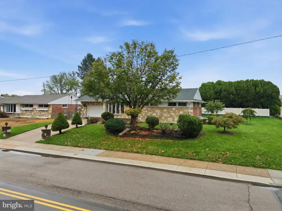 9701 Northeast Ave, Philadelphia, PA 19115 - #3