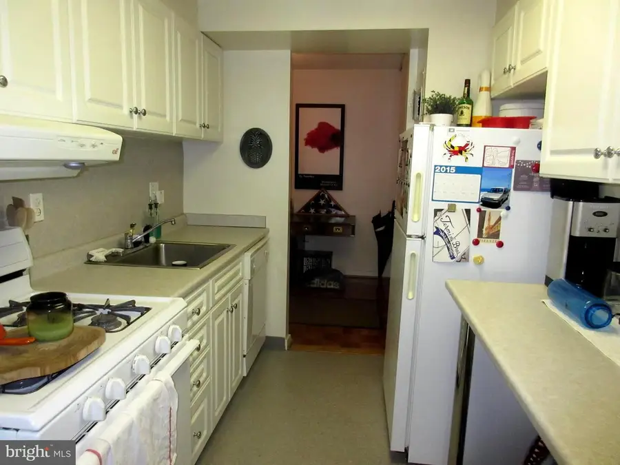 604-36 S Washington Sq #2408, Philadelphia, PA 19106 - #3