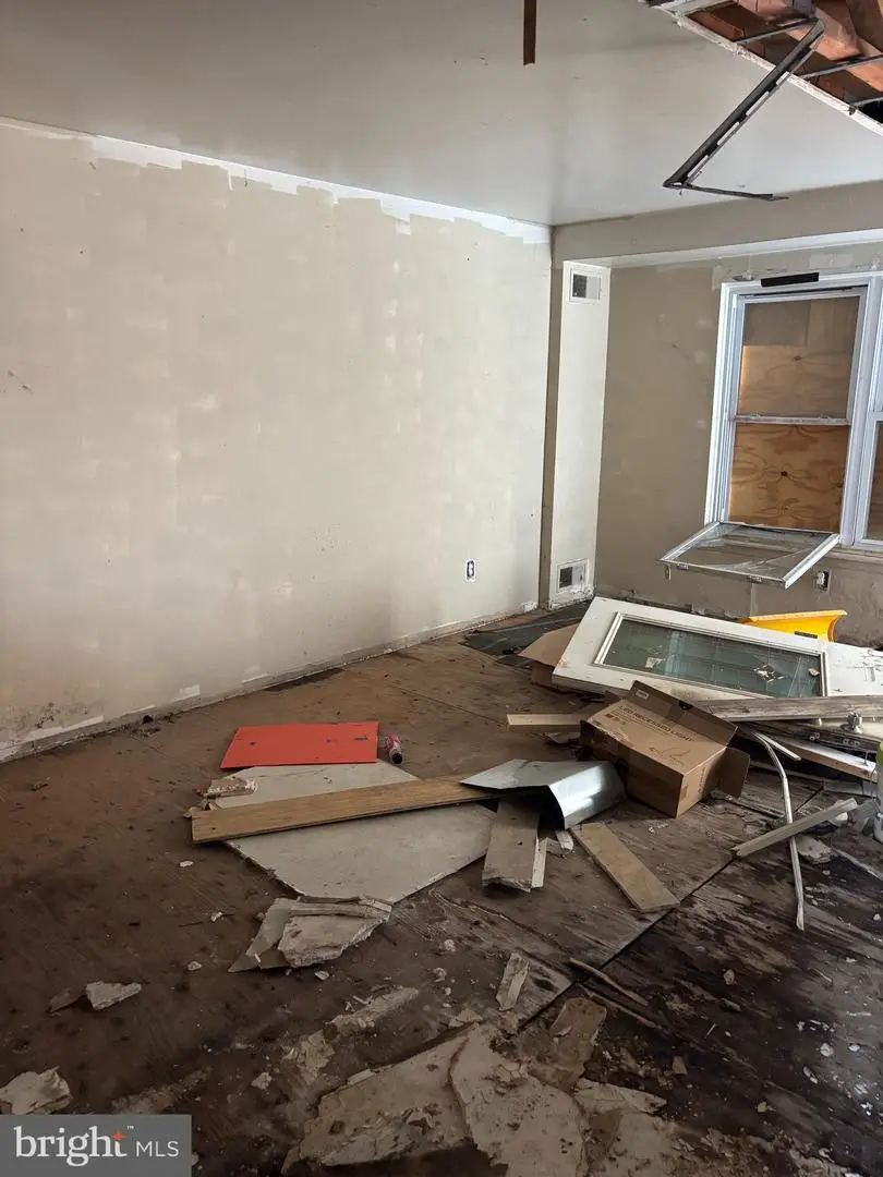 8211 Buist Ave, Philadelphia, PA 19153 - #2