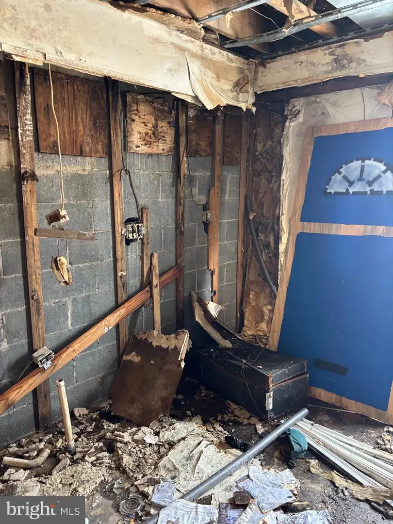 8211 Buist Ave, Philadelphia, PA 19153 - #3