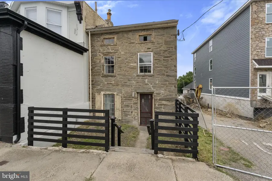 7701 Ridge Ave, Philadelphia, PA 19128 - #2