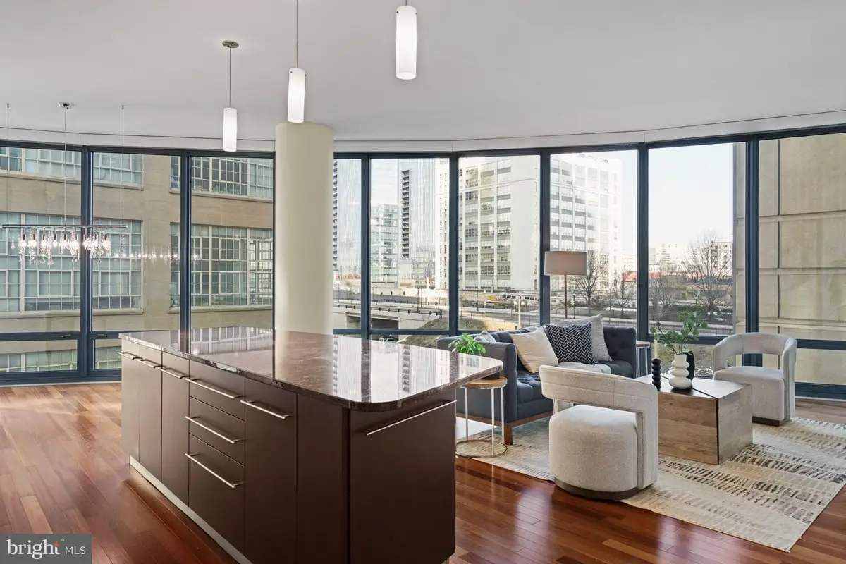 2101 Market St #302, Philadelphia, PA 19103 - #1