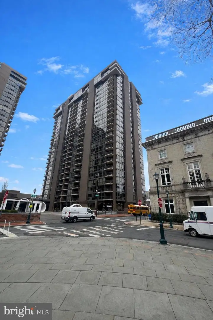 241 S 6th St #912g, Philadelphia, PA 19106 - #1