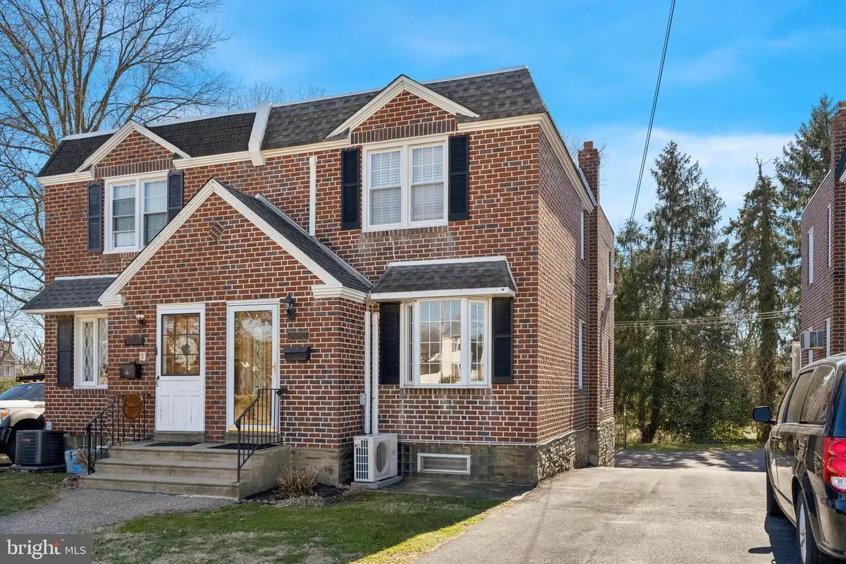 2012 Murray St, Philadelphia, PA 19115 - #1