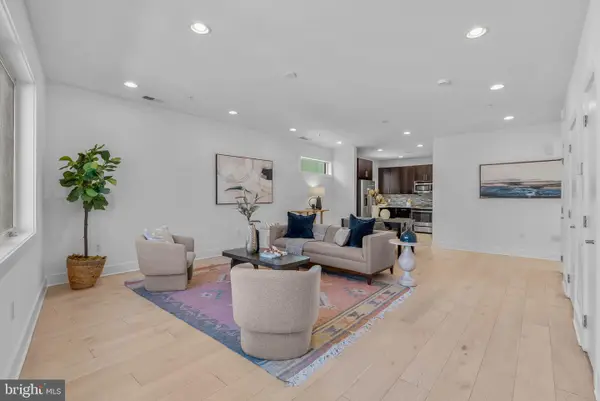 808a Montrose St, PHILADELPHIA, PA 19147