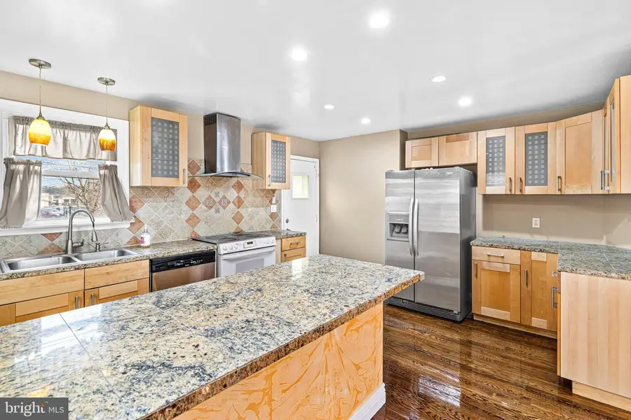 8109 Bradford St, Philadelphia, PA 19152 - #3