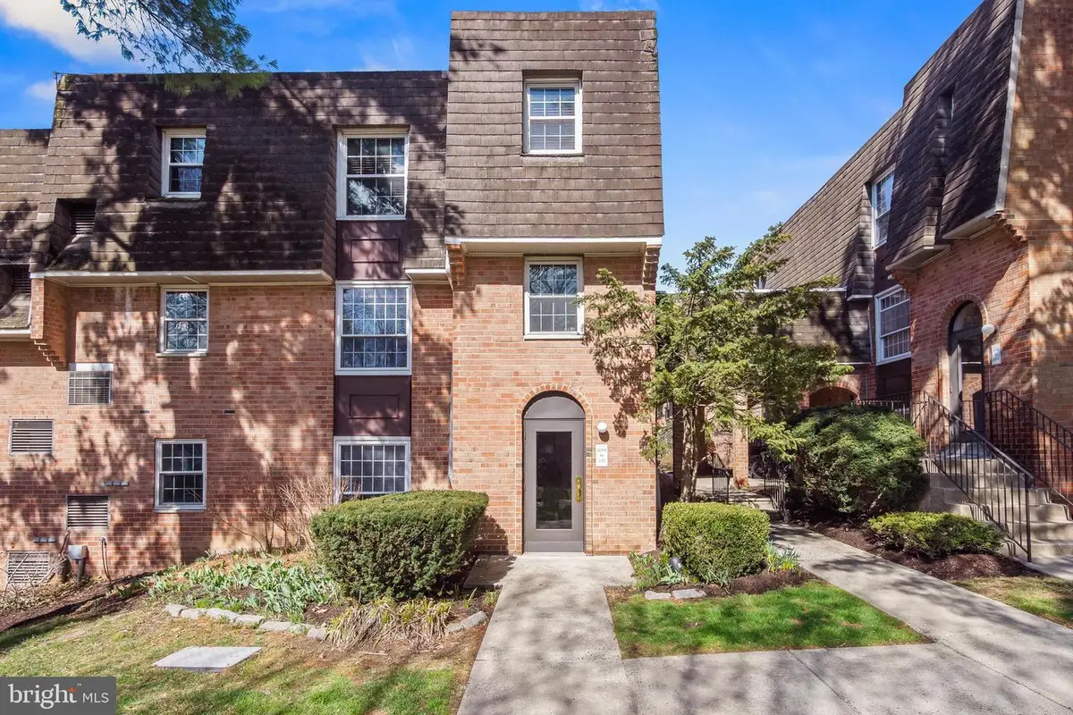 4000 Gypsy Ln #210, Philadelphia, PA 19129 - #1