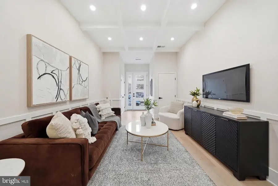 713 N 3rd St, Philadelphia, PA 19123 - #3