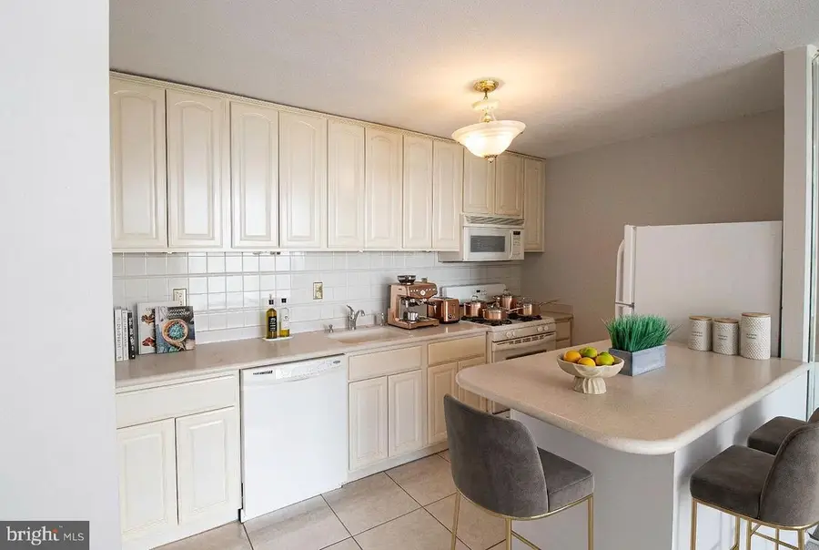 3900 Ford Rd #16k, Philadelphia, PA 19131 - #2