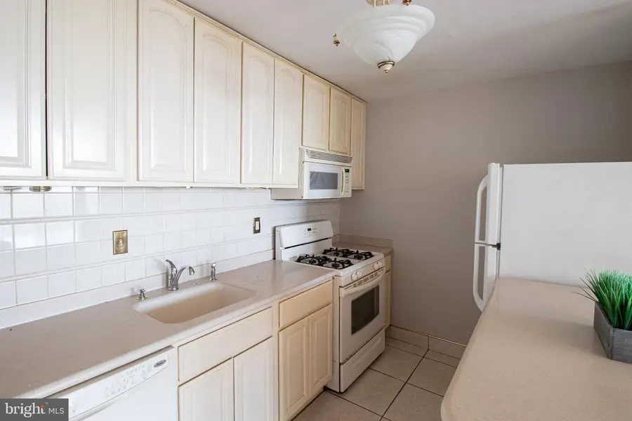 3900 Ford Rd #16k, Philadelphia, PA 19131 - #3