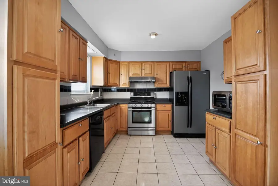 9860 Bonner St, Philadelphia, PA 19115 - #2