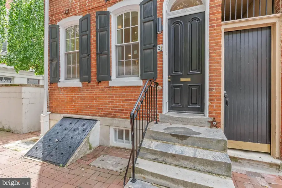 202 Spruce St, Philadelphia, PA 19106 - #3