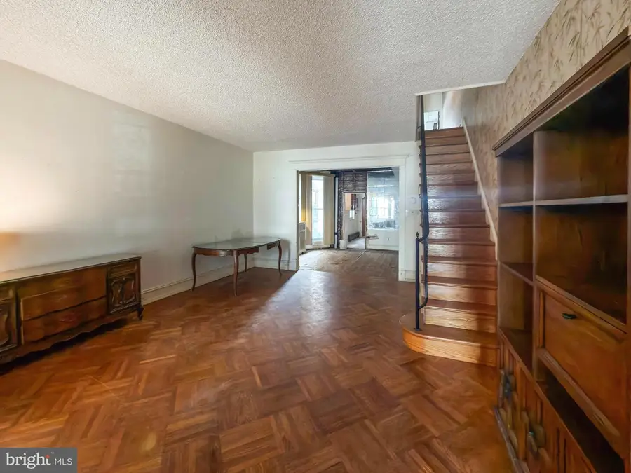 6144 Catharine St, Philadelphia, PA 19143 - #3