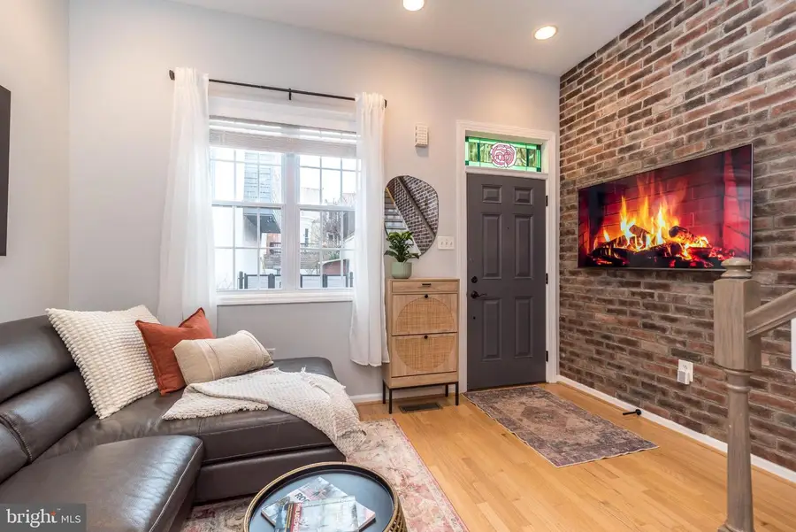 827 N Bambrey St, Philadelphia, PA 19130 - #2