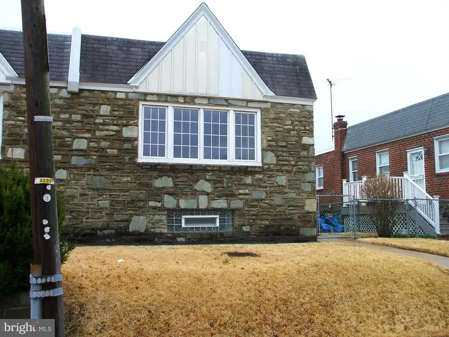 1608 Strahle St, Philadelphia, PA 19152 - #2