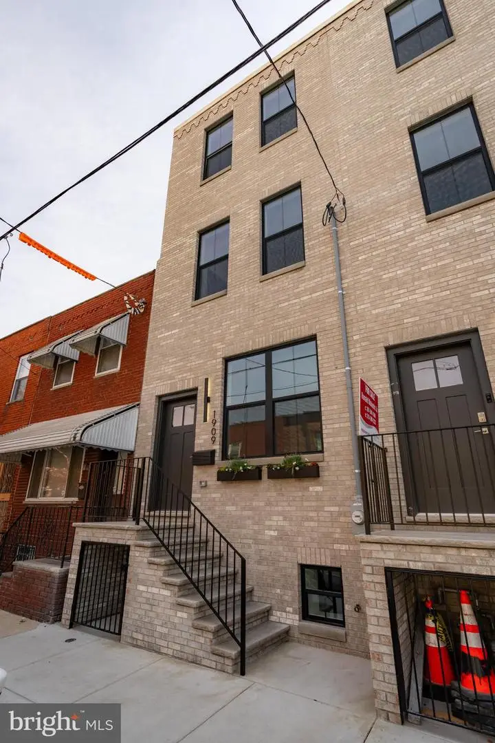 1911 S 12th St, Philadelphia, PA 19148 - #2
