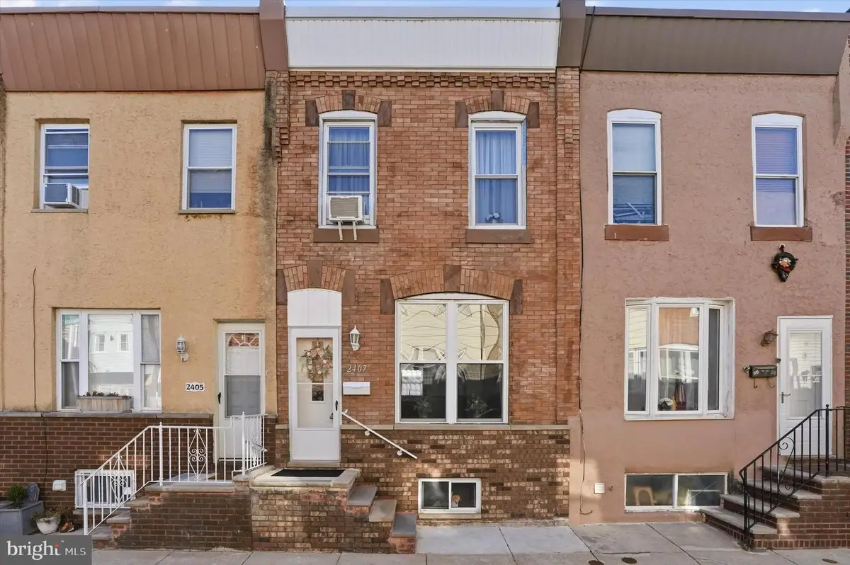 2407 S Warnock St, Philadelphia, PA 19148 - #1