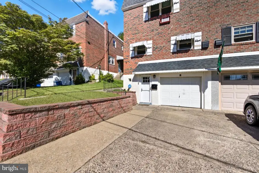 706 Hagner St, Philadelphia, PA 19128 - #2