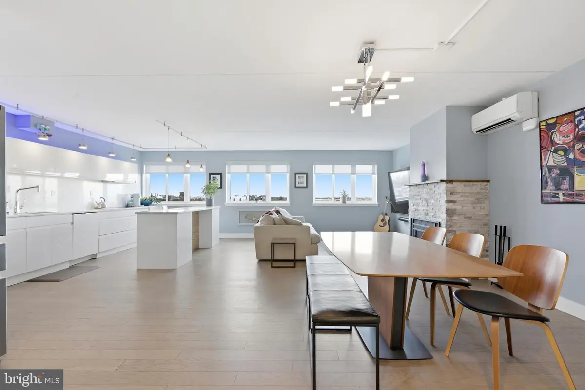 200-10 Lombard St #717, Philadelphia, PA 19147 - #1