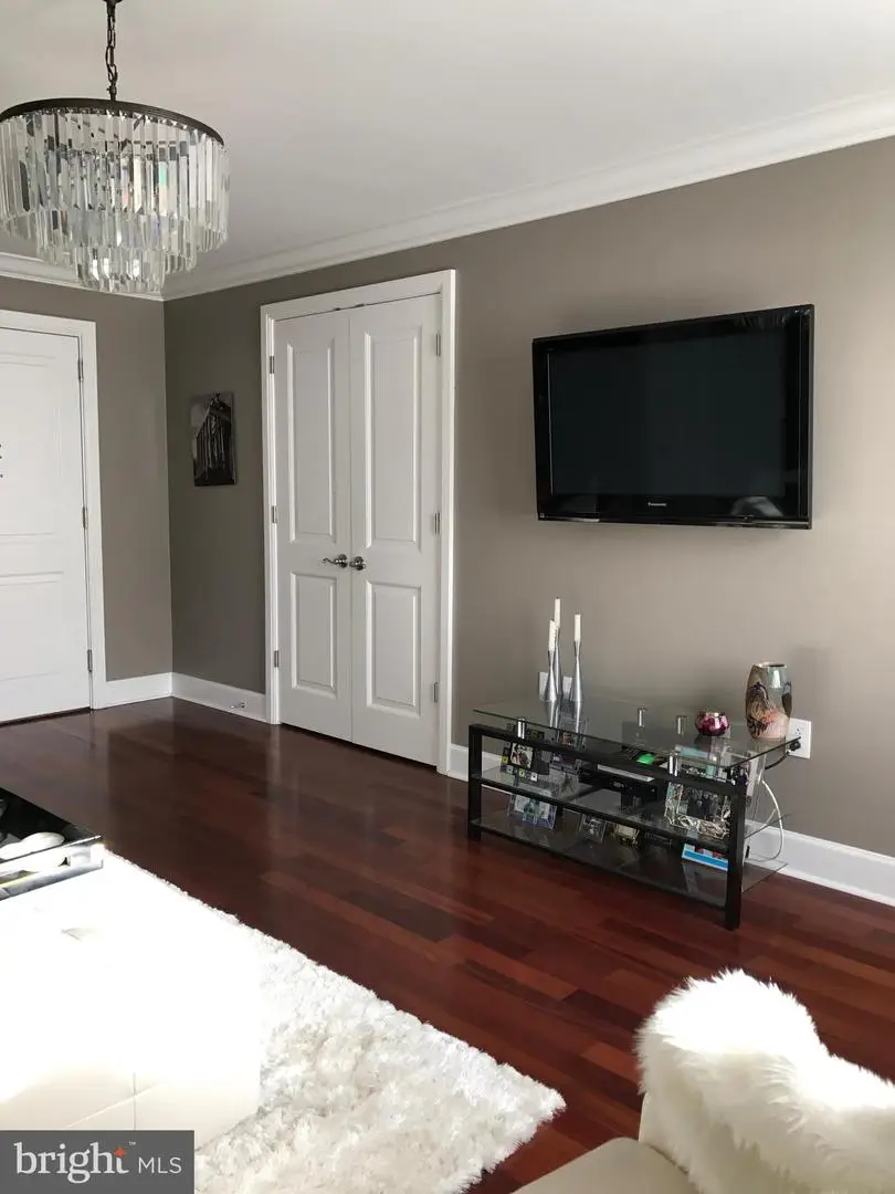 1701-15 Locust St #1801, Philadelphia, PA 19103 - #1