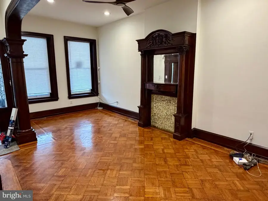 636 N 40th St, Philadelphia, PA 19104 - #3